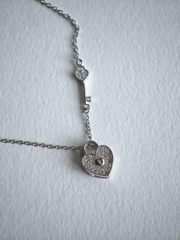 Hõbedast kaelakee (5)