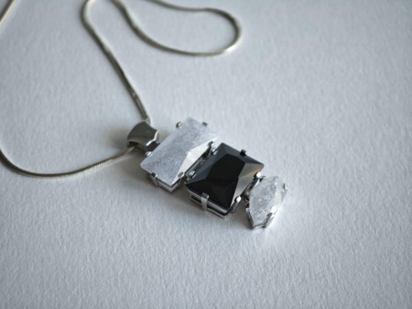 Hõbedast kaelakee (8)