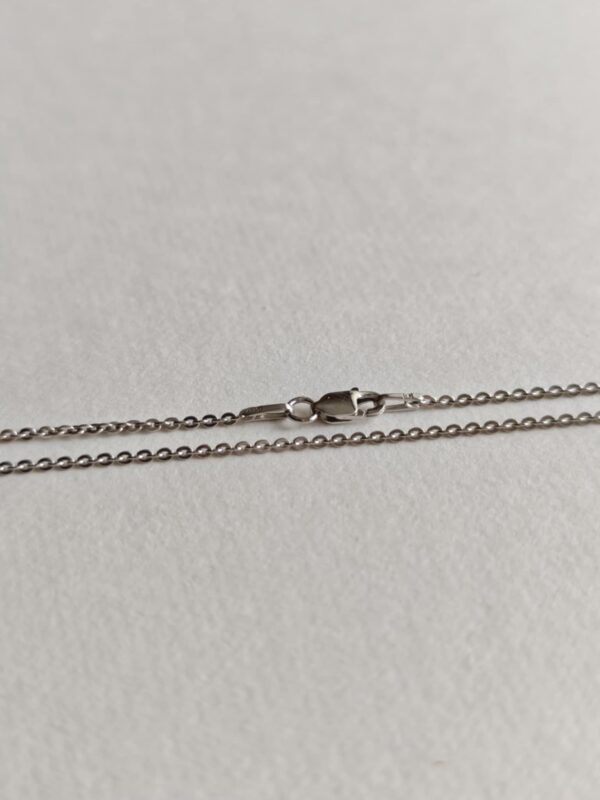 Hõbedast kaelakett Hõbedast kaelakett