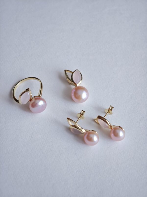 Kullast komplekt pärlitega